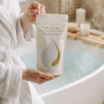 En måde, hvorpå du kan få smuk, sund hud? Vælg Nanoil Dead Sea Bath Salt